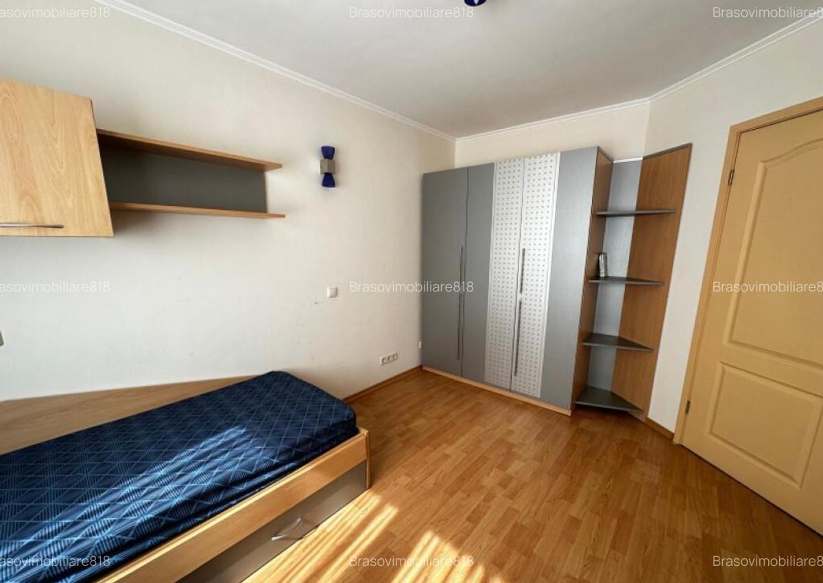 Spre vanzare 3 camere in zona Florilor - 1