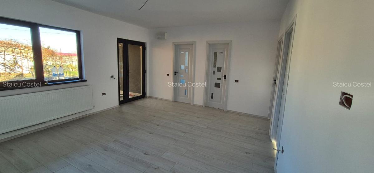 Casă cu 3 camere în Lumina - 4