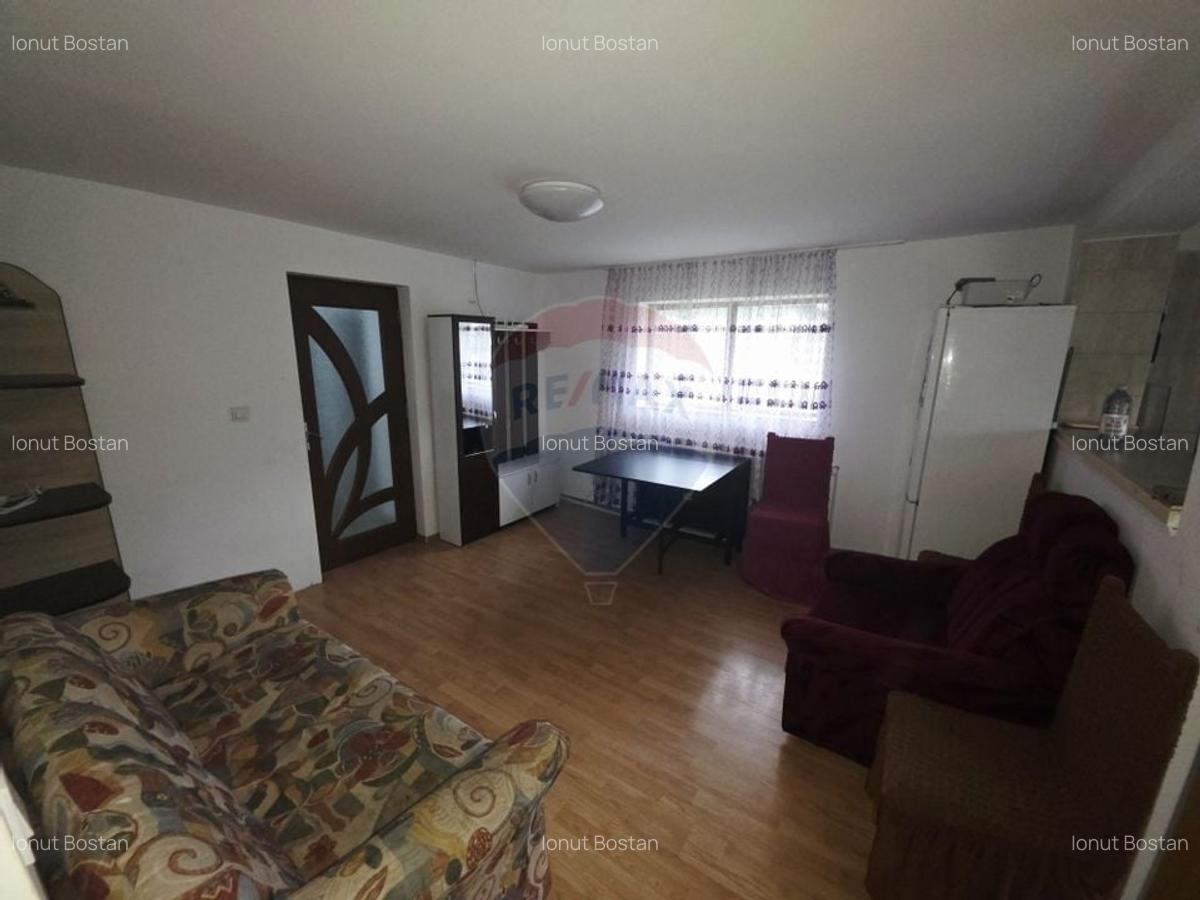 Casa / Vila cu 4 camere de vanzare Tarcau - 12