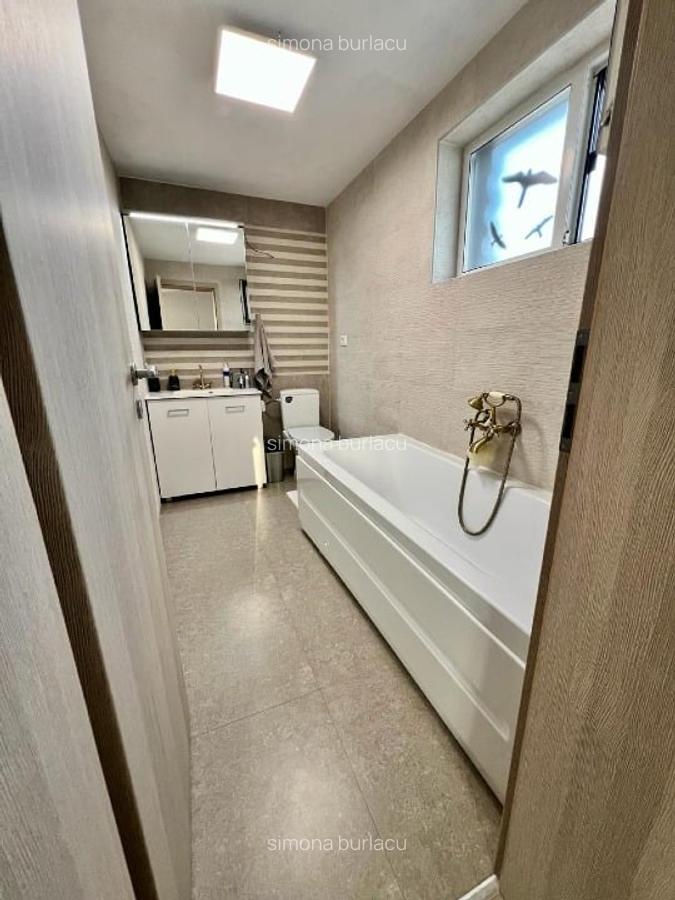 Casa vanzare, 5 camere - 5