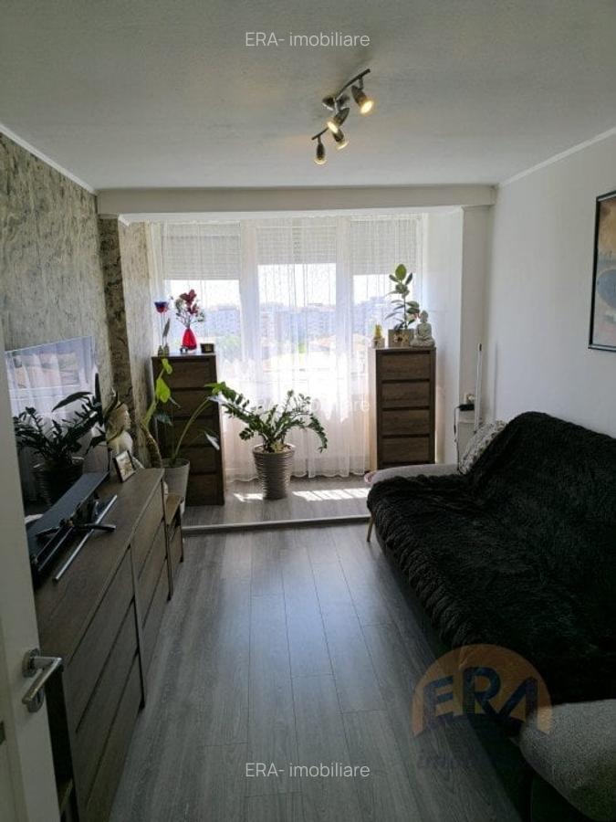 Apartament cu 3 camere semidecomandat, mobilat în Rogerius - 17