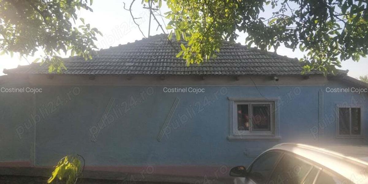 Vand casa in satul Feredeni - 2