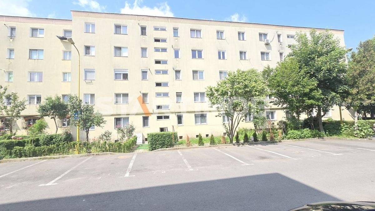 Apartament cu 2 camere semidecomandat, mobilat în Florilor - 1