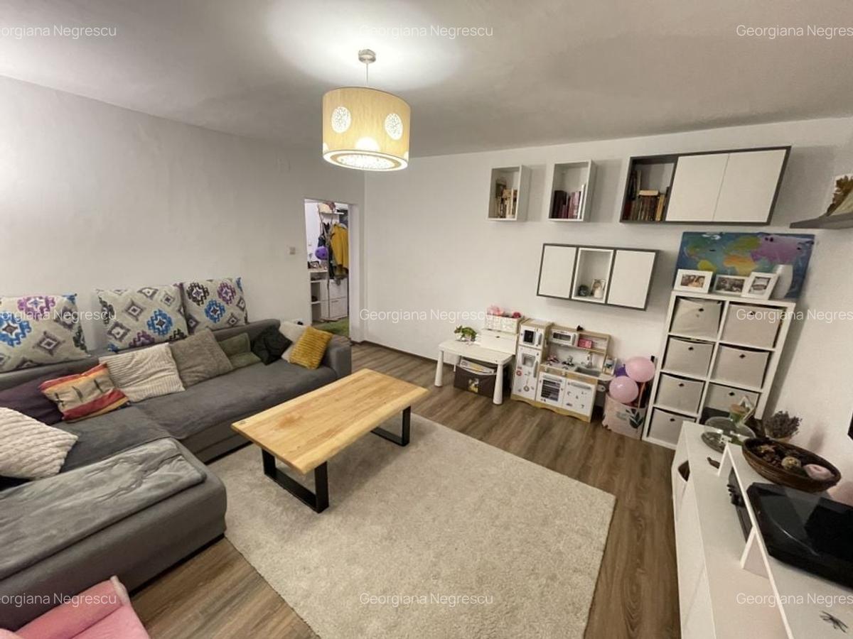 Girocului | 3 camere | Decomandat | Balcon | 2 băi | Centrală proprie - 3