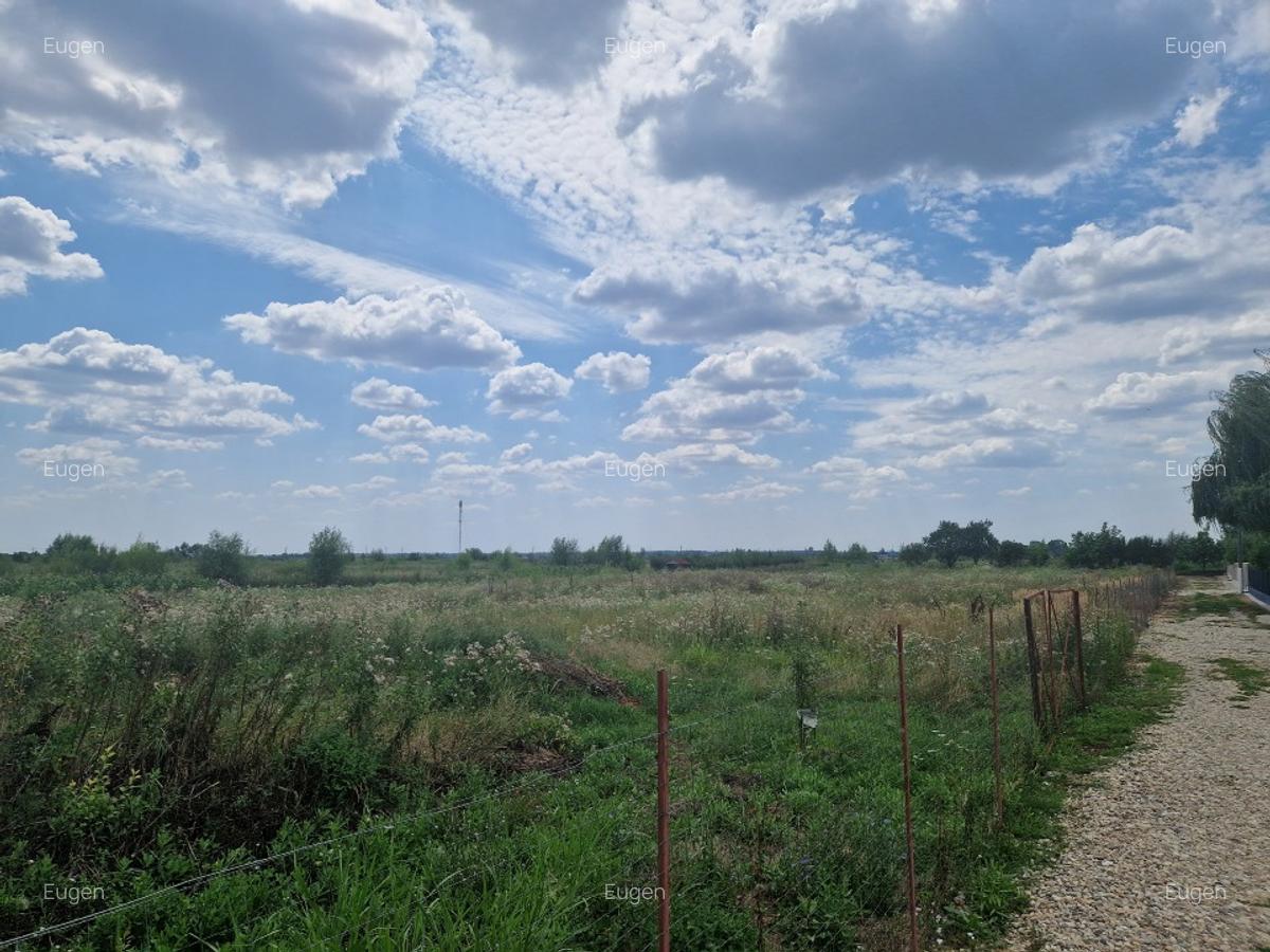 Vând teren intravilan 4000mp. La 7-8 km de Pitesti - 2