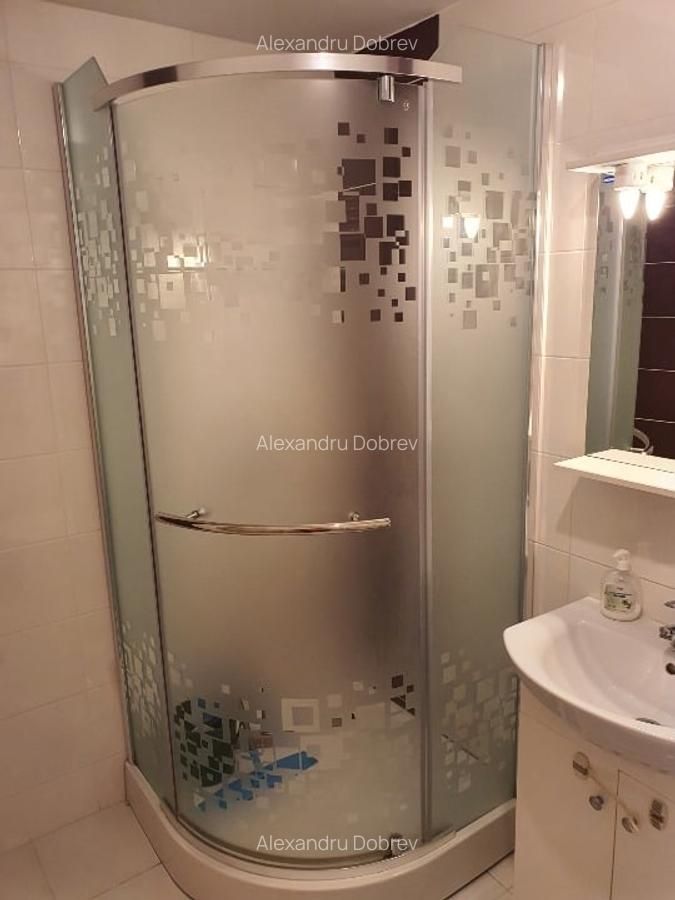 Apartament cu 5 camere decomandat în Titan - 9