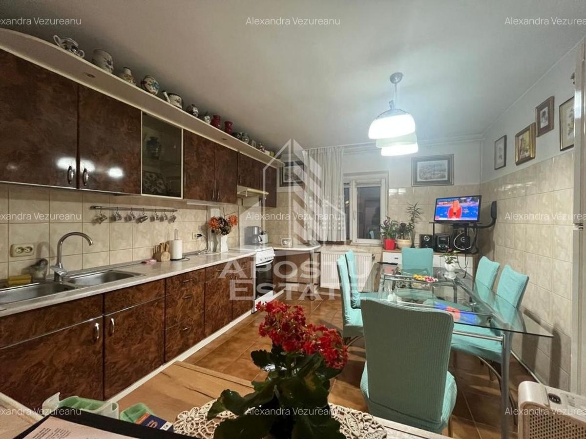 Apartament cu 3 camere si 2 bai, decomandat in zona Girocului - 2