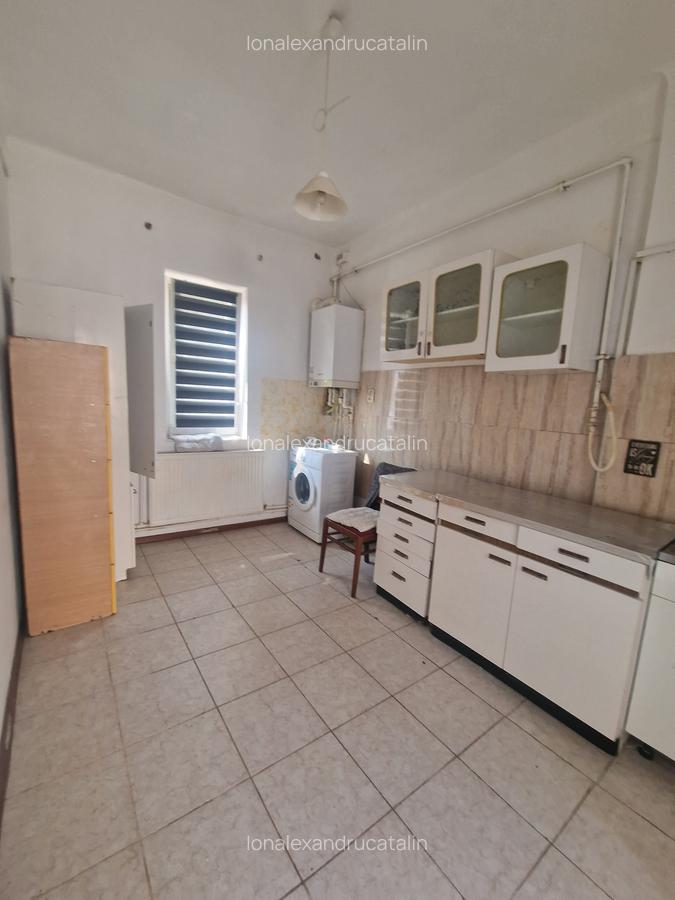 Trocadero - Casa 6 camere constructie caramida, deschidere la doua strazi - 11