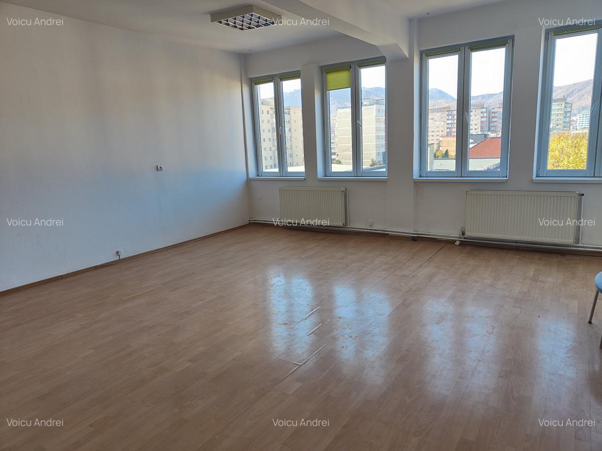 Ciucas--Spatiu birouri 260 mp compartimentat ,parcare ,liber - 6