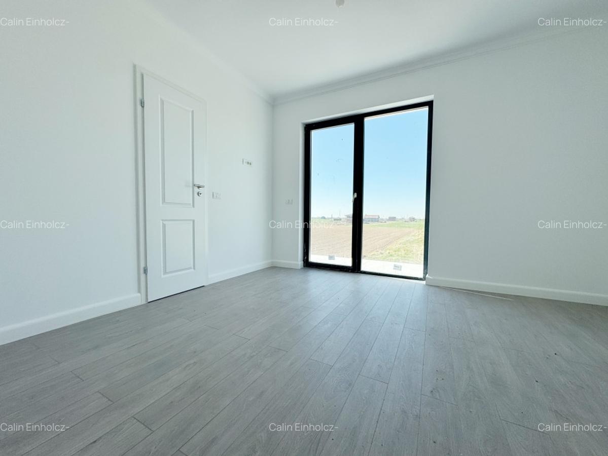 Duplex despartit prin camera tehnica, 108mp utili, 4 camere-Giroc - 4