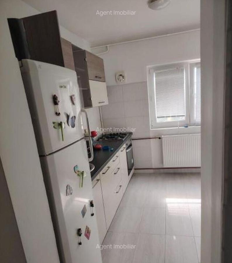 Brancoveanu etaj 8 decomandat - 3
