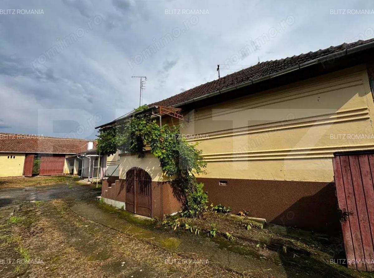 Casa cu 3 camere, 1810 mp teren, Benic - comuna Galda - 2