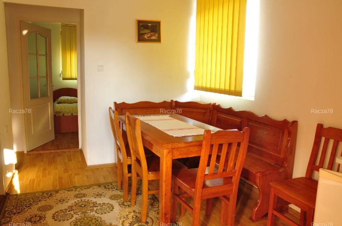 Vănzare casa cu 3 aparatemente separate la 50 m de plajă în Costineșt - 4