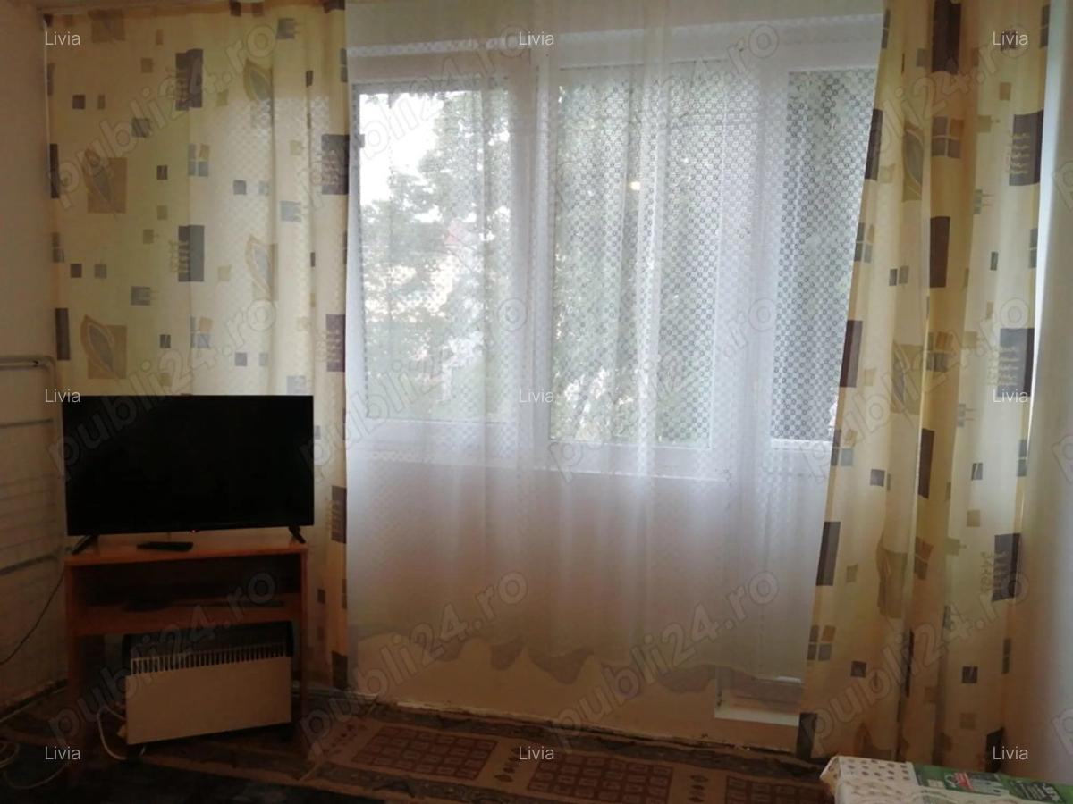 Inchiriez garsoniera, Re?i?a, Tineretului , Bl 1 - 5