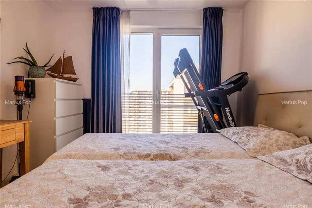 Apartament cu 3 camere decomandat, mobilat în Tractorul - 20