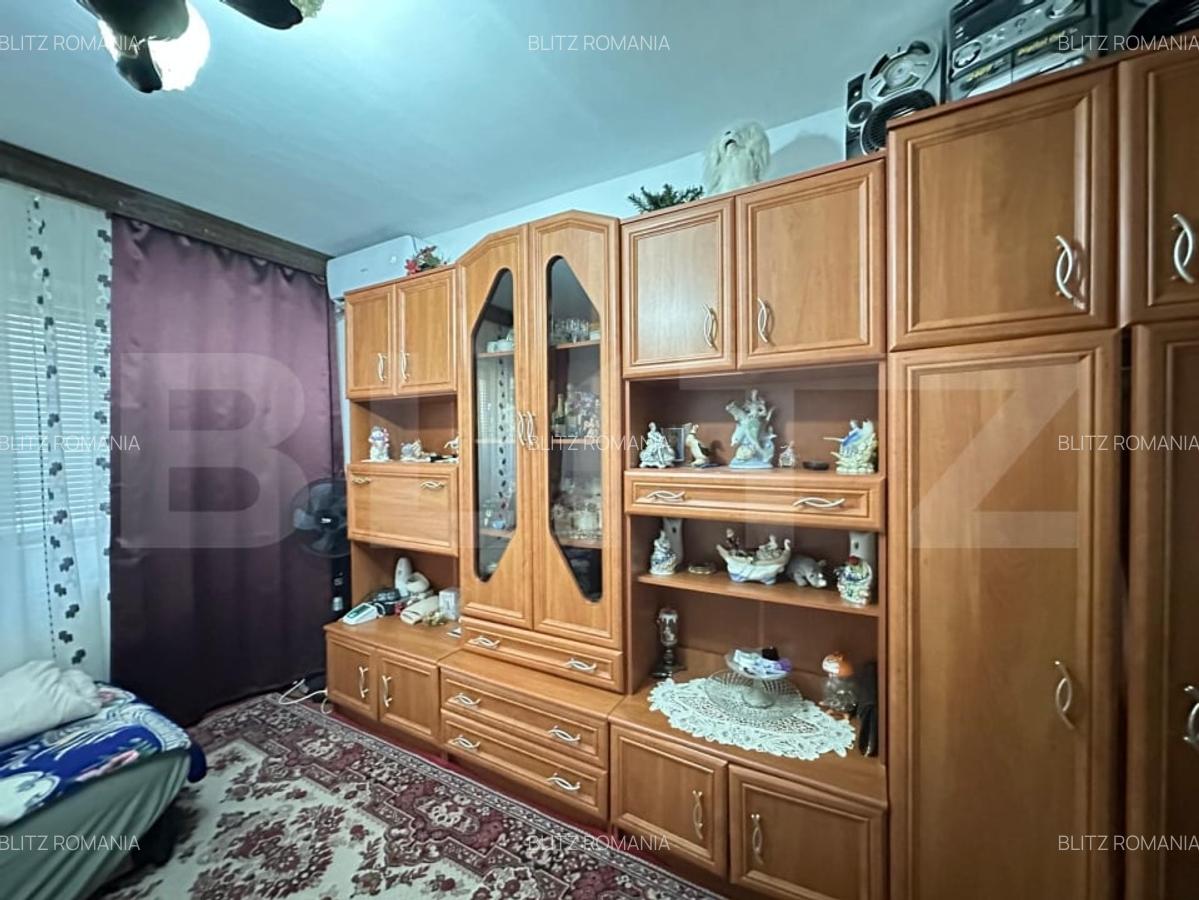 Apartament de vanzare 2 camere decomandat, zona Centrala Sacele - 5