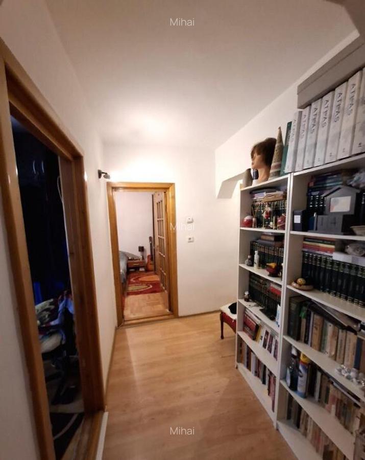 De vanzare Apartament 3 camere, central, Foc?ani Etaj 1 - 4