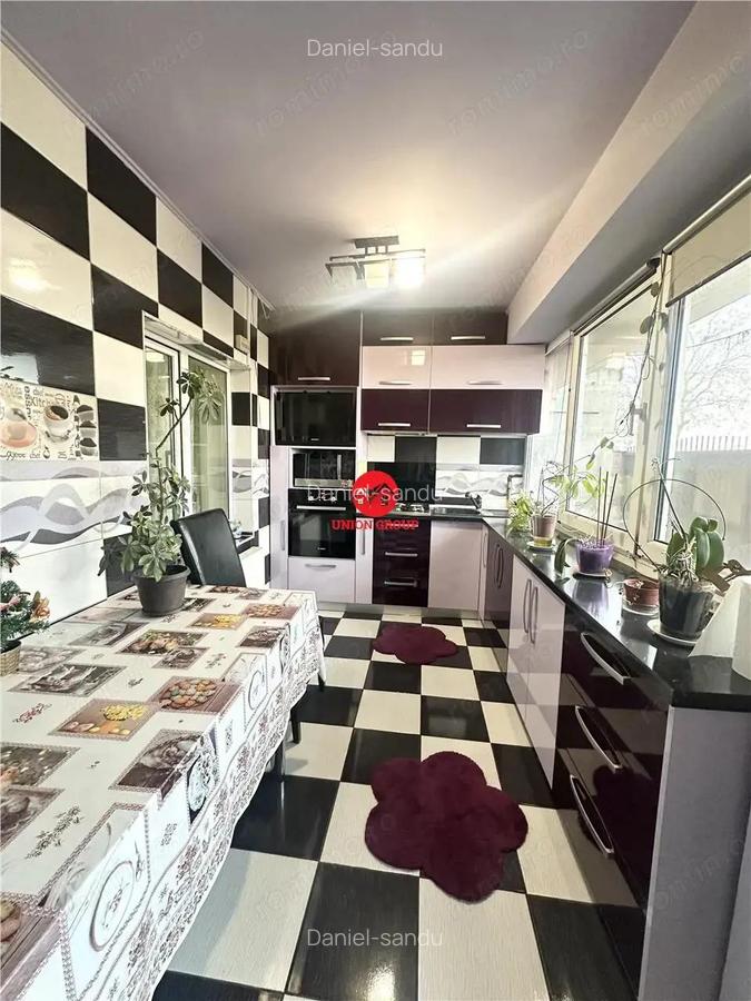 Casa P+1+M+ pod inalt, placa de beton intre etaje, Zona Km 4 - 19