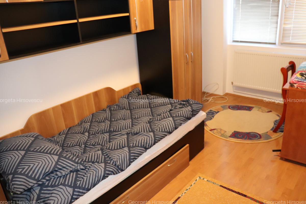 Apartament cu 3 camere semidecomandat, mobilat în Central - 5