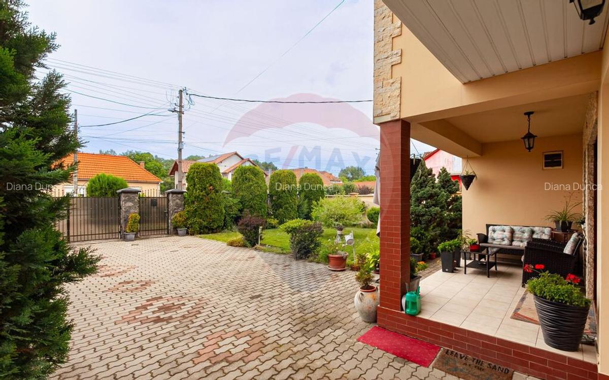 Casa primitoare de vanzare in localitatea Lipova - 7