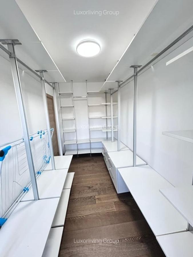 Vila superba in cartier de lux Pipera - piscina exterioara - gradina - 12