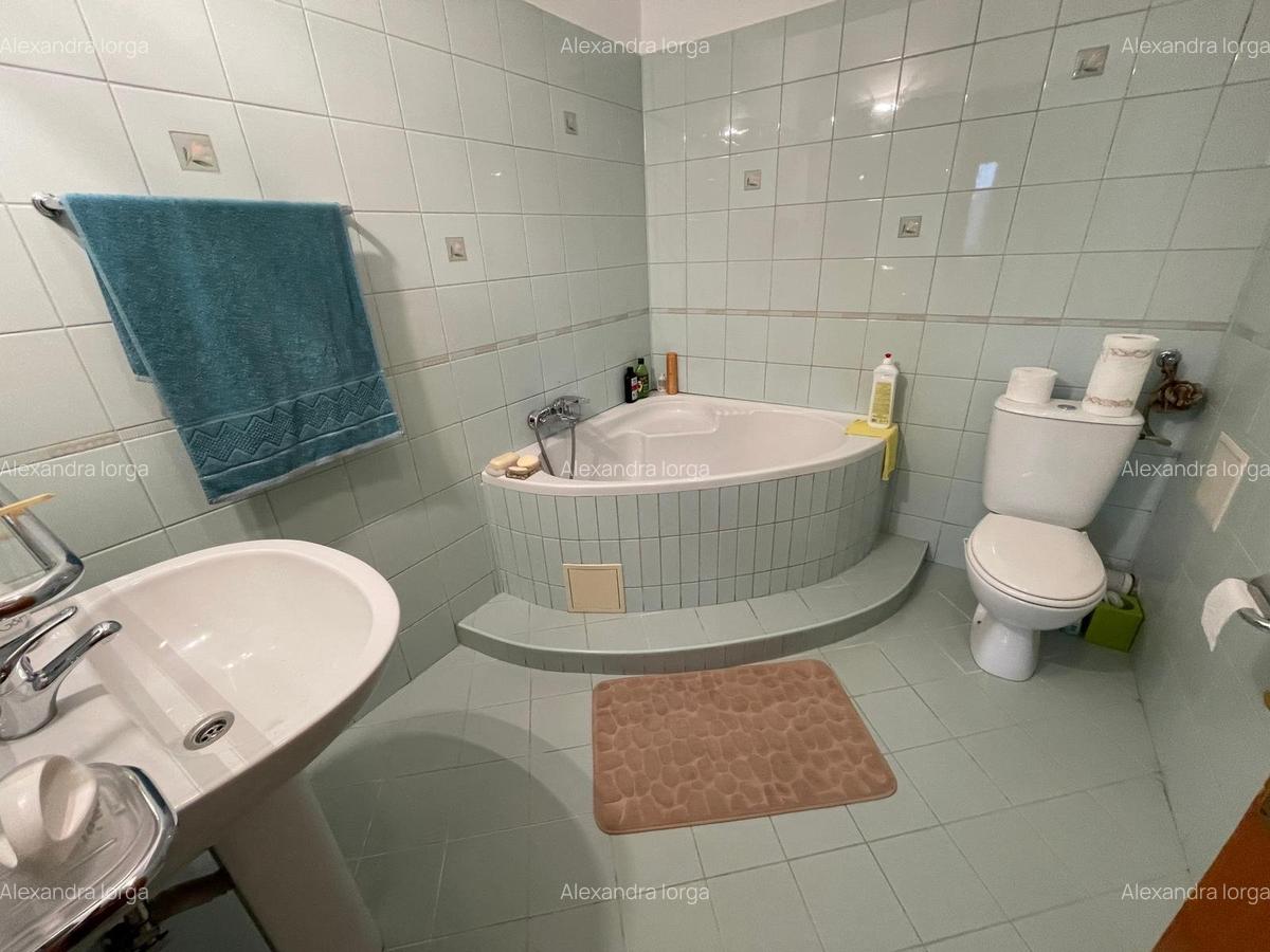 APARTAMENT IN VILĂ 5 CAMERE,4 BĂI,3 TERASE,2 LOCURI DE PARCARE,CURTE - 12