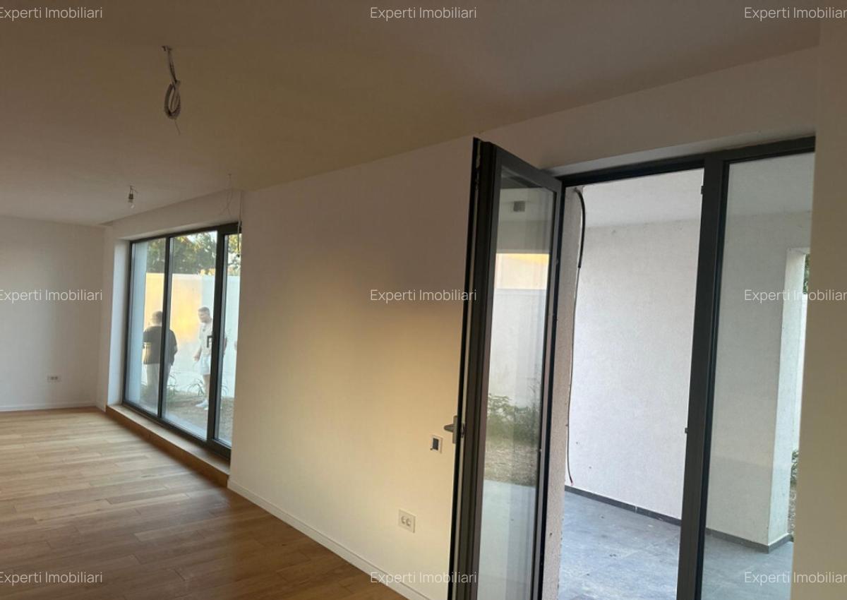 Vila deosebita de vanzare - zona Mamaia Nord pe malul laculu - 14