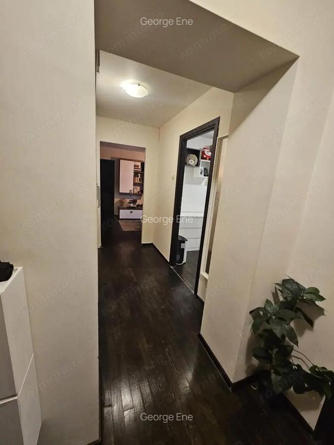 Apartament 3 camere vanzare zona 13 Septembrie stradal etaj 3 - 7