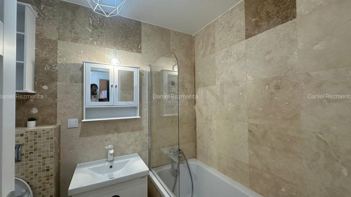 Apartament cu 2 camere decomandat în 1 Mai - 9
