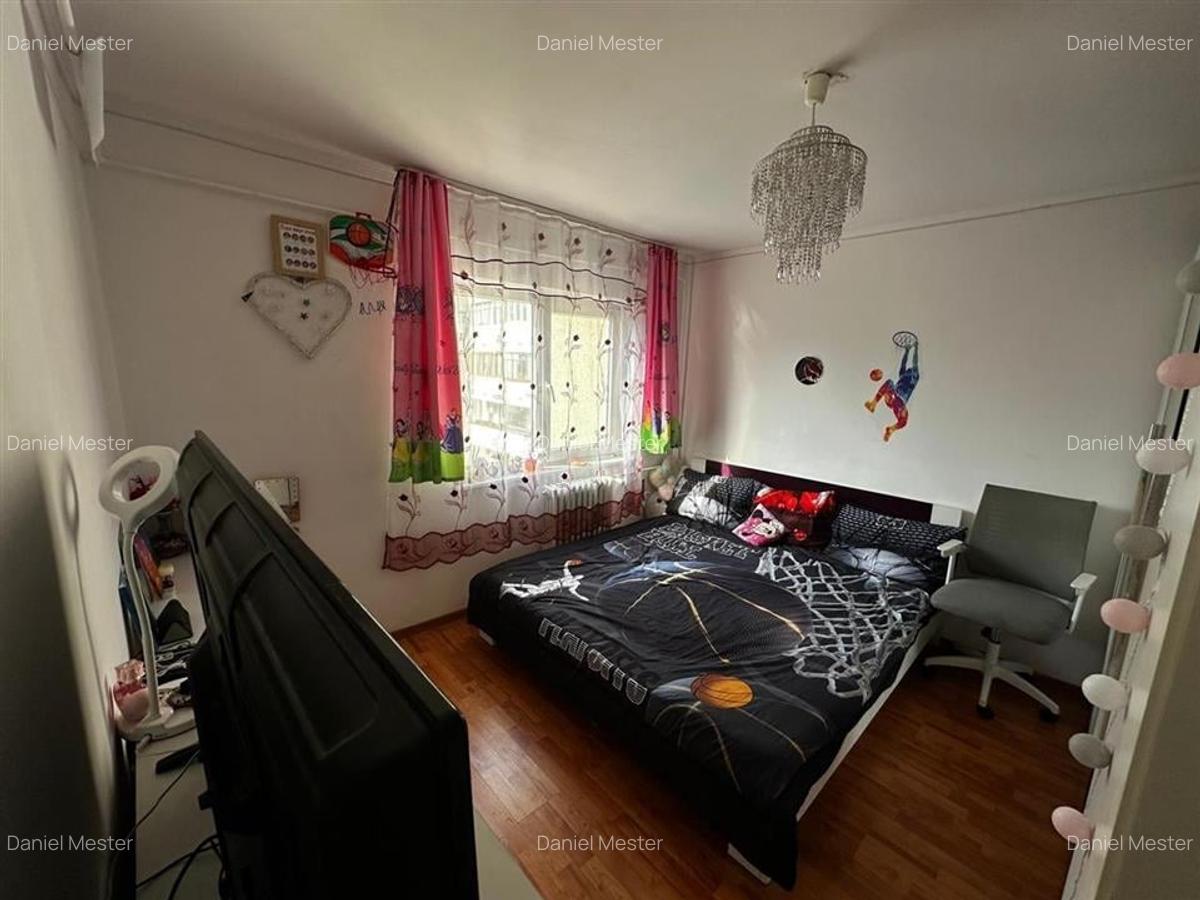Apartament cu 3 camere decomandat în Rogerius - 5