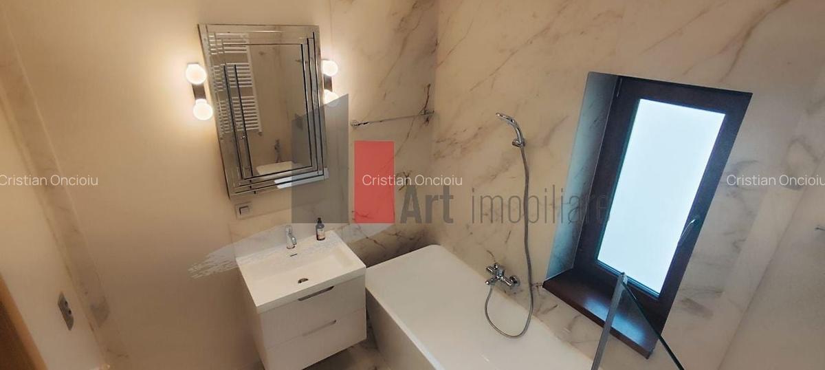 Apartament cu 3 camere semidecomandat în P-ța Victoriei - 18