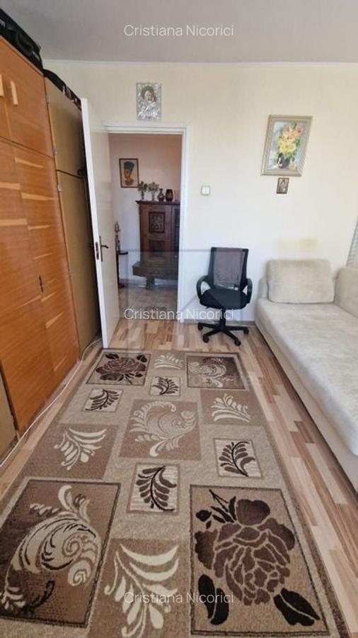 Vanzare 3 camere, Titan -  Aleea Barajul Sadului - 12