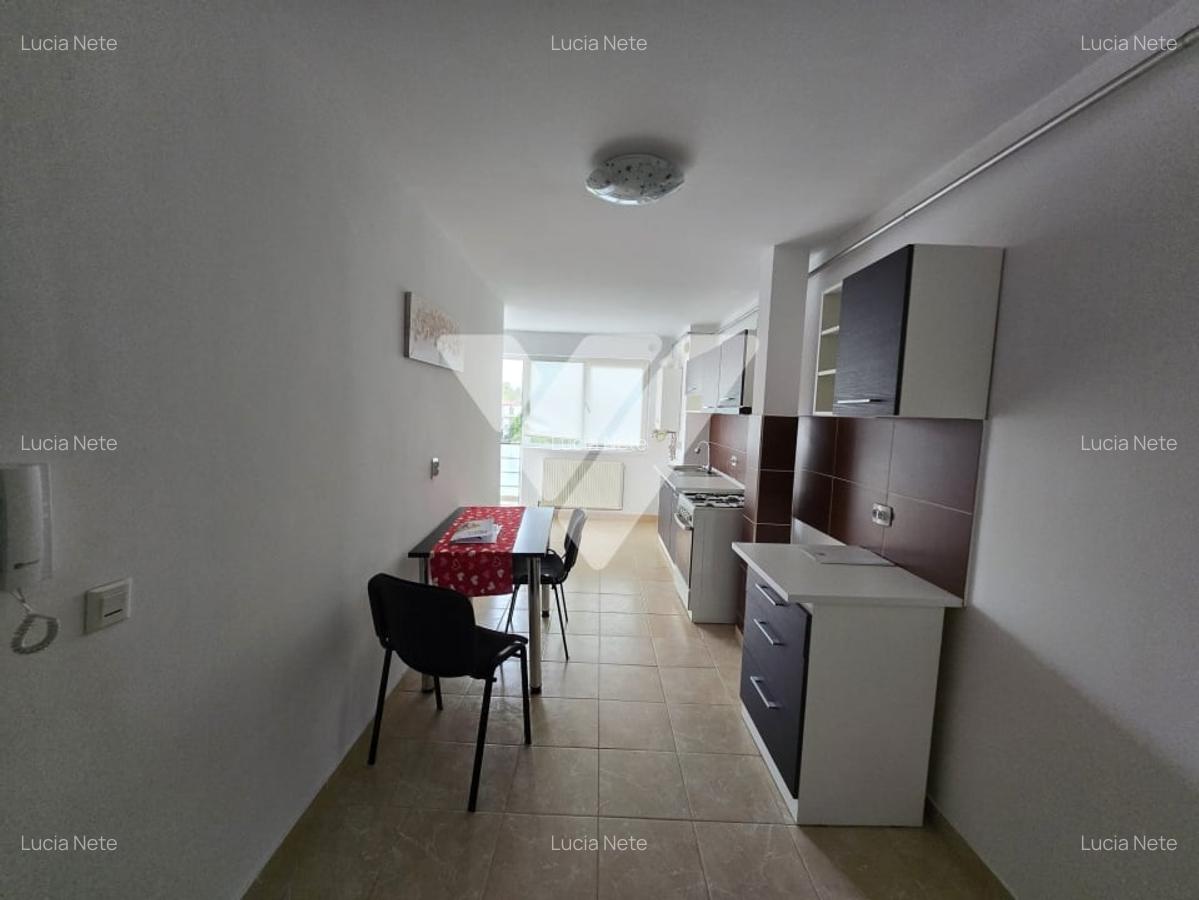 Apartament tip mansarda 3 camere de vanzare Zona Strand - 1