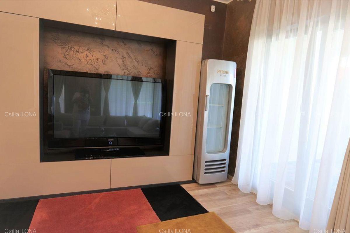 Casa/ Vila de inchiriat deosebit de atractiva - 4 Casa/ Vila de inchiriat deosebit de atractiva - 4