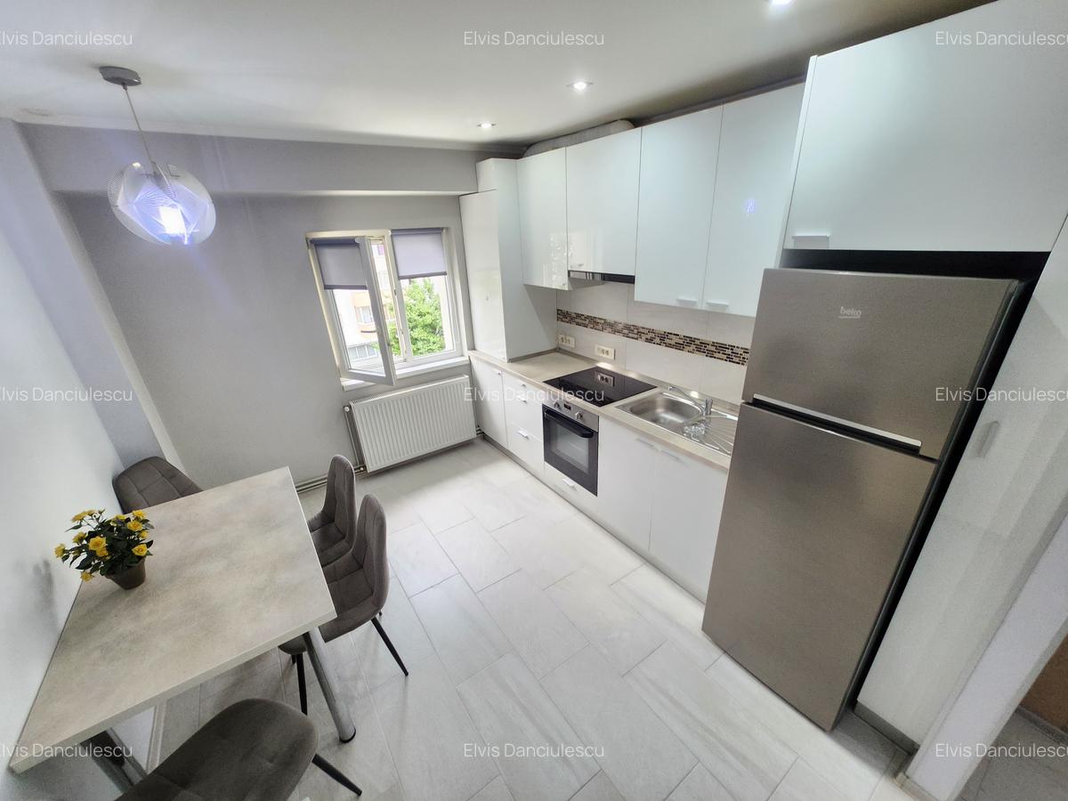 2 Cam-Aradului-3 Min Iulius Town--Mobilat-Centrala-Balcon--Aer conditionat-56 MP - 7