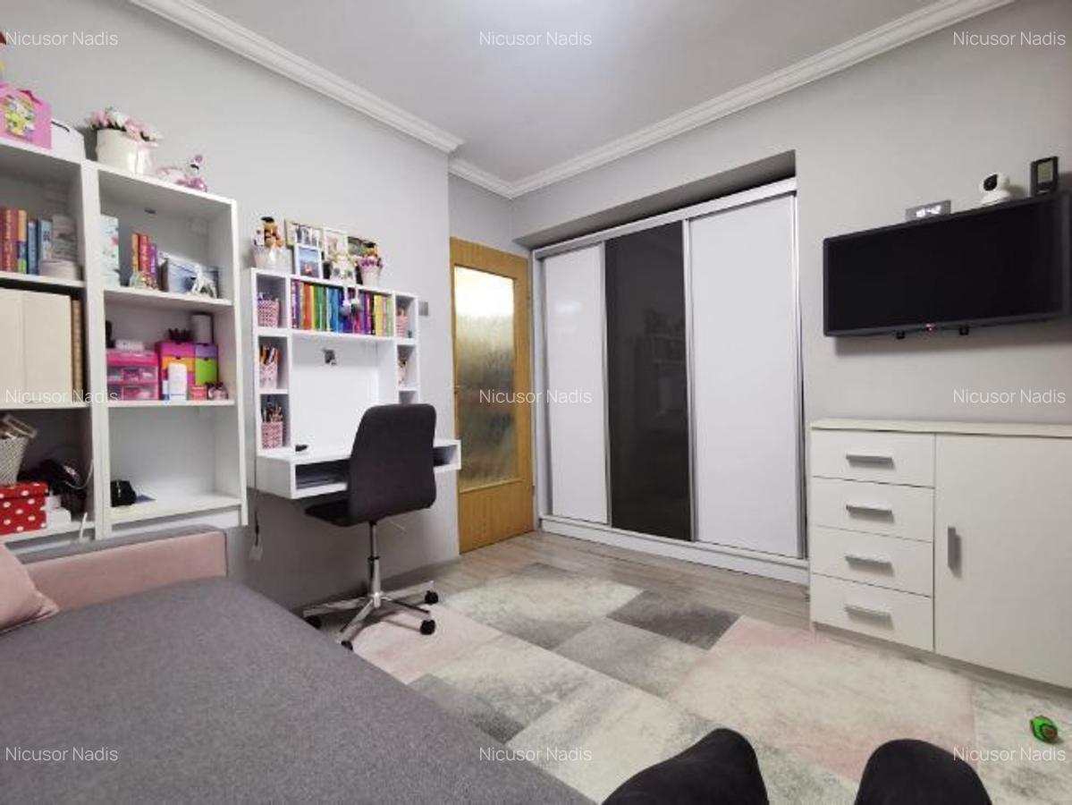 Apartament de vânzare - 6