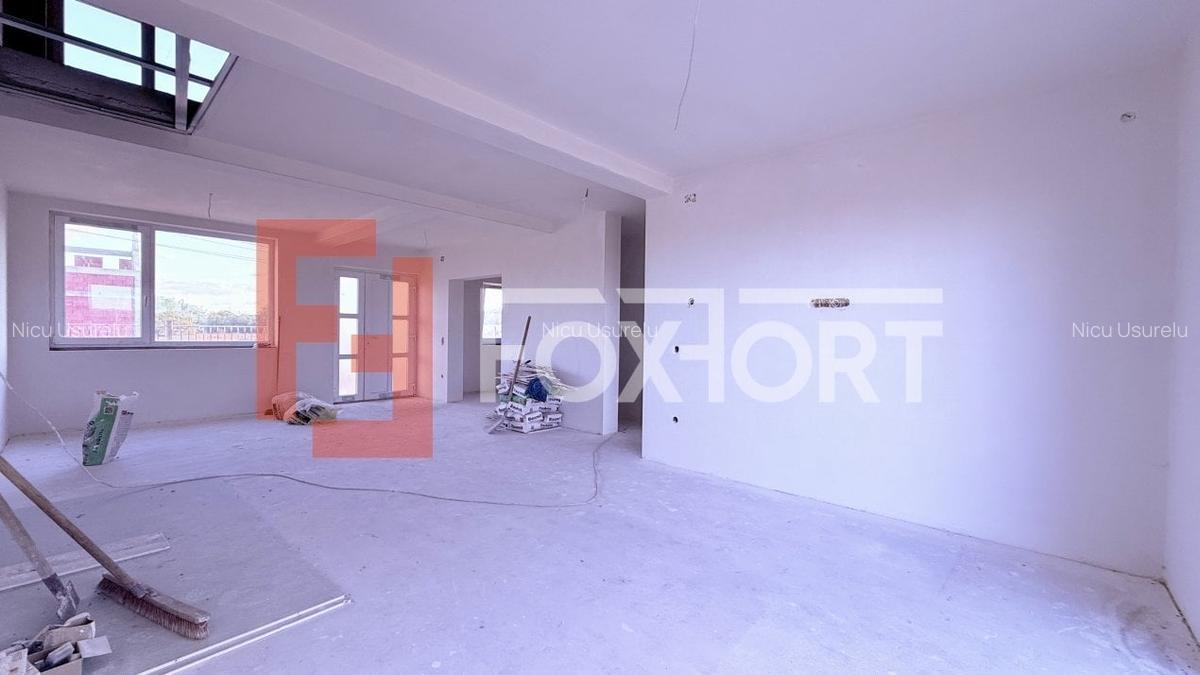Casa tip triplex, cu 2 camere, de vanzare in Sanandrei. - 2