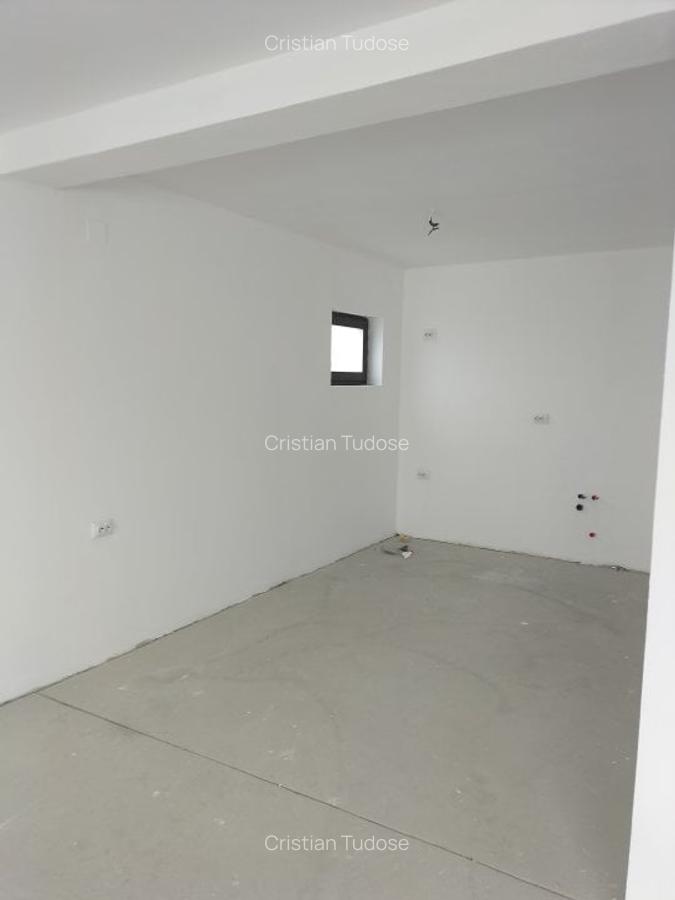 Casă cu 4 camere în Mioveni - 3