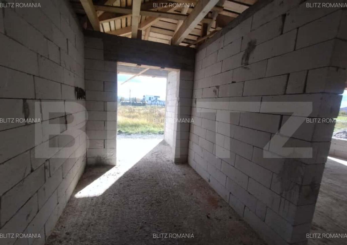 Casa cu 4 camere, 153 mp utili, teren 1000 mp extravilan, ut - 20