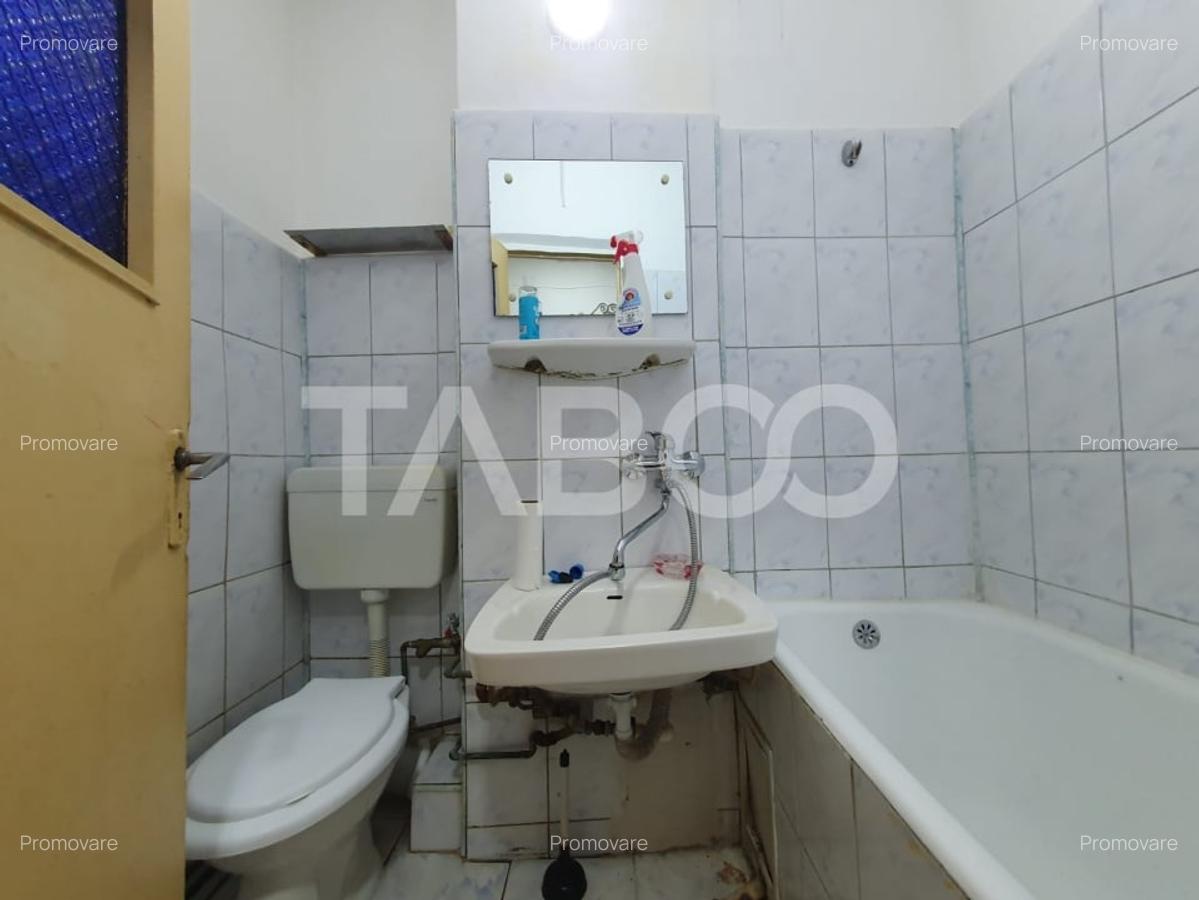 Apartament 2 camere semidecomandat 40 mp utili + 3 mp balcon etaj 2 - 5