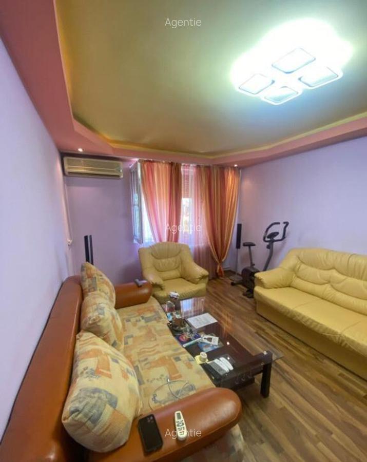 Bdul.1 Decembrie 1918.Apartament 3 camere. - 16