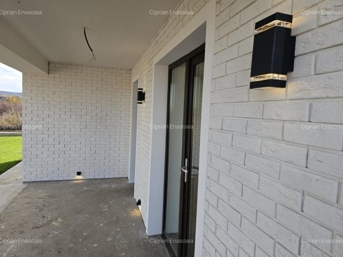 🏡 Casă de vânzare Ciurea – priveliște superbă, construcție solidă - 11