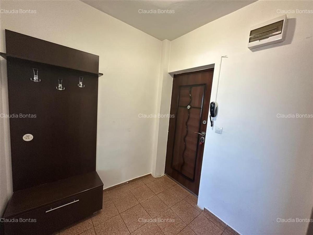 Apartament cu 3 camere semidecomandat în Central - 8