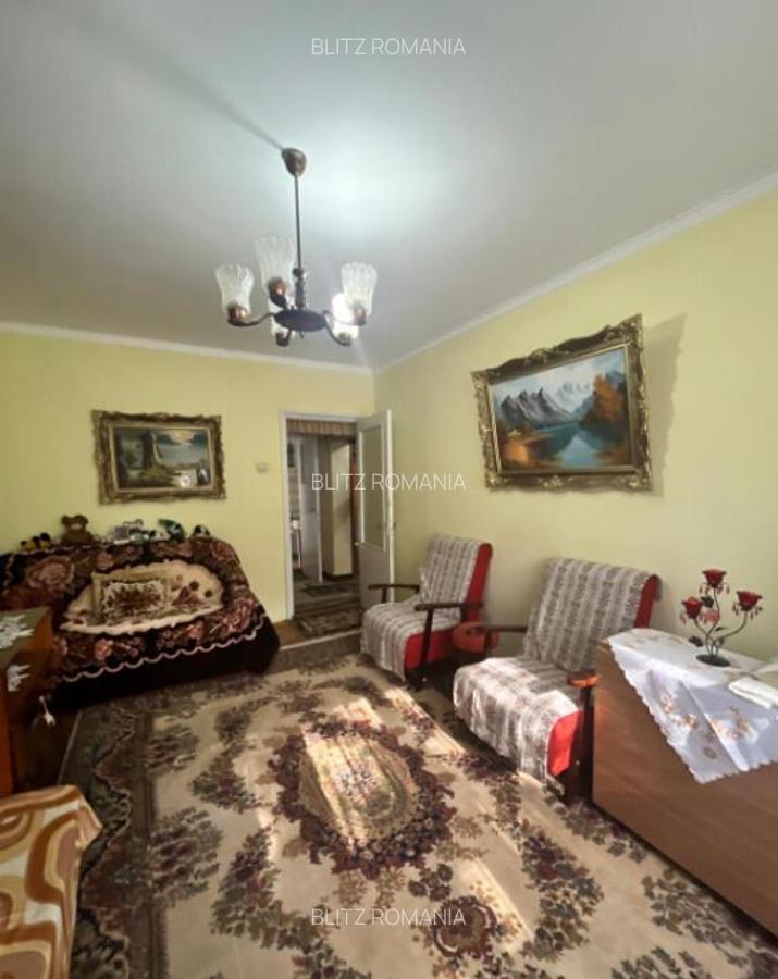 Apartament 3 camere, etaj 2, Garaj, Radauti - 4