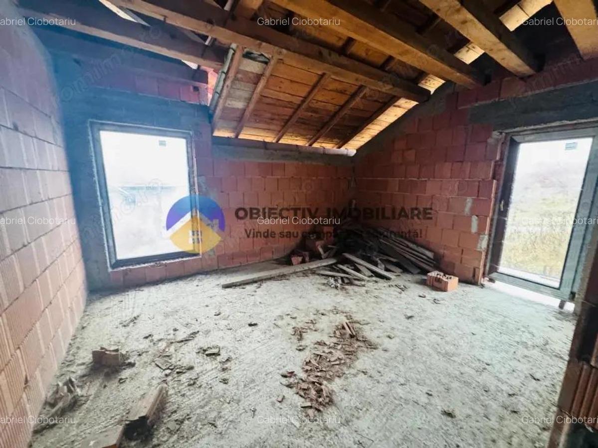 Vila la rosu + teren 500 mp de vanzare Zona Fermelor - 15