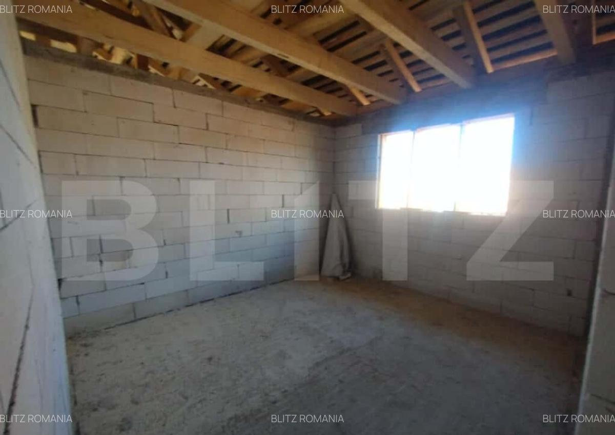 Casa cu 4 camere, 153 mp utili, teren 1000 mp extravilan, ut - 19