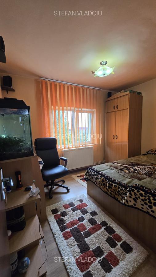 Apartament de 3 camere, decomandat, zona Tractorul . Aluminiului/ independentei - 3