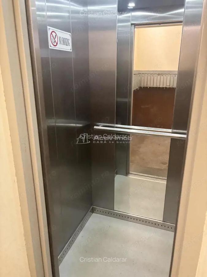 Garsoniera decomandata de vanzare Rogerius - str. Aluminei - etaj 9 - 2 lifturi - 8
