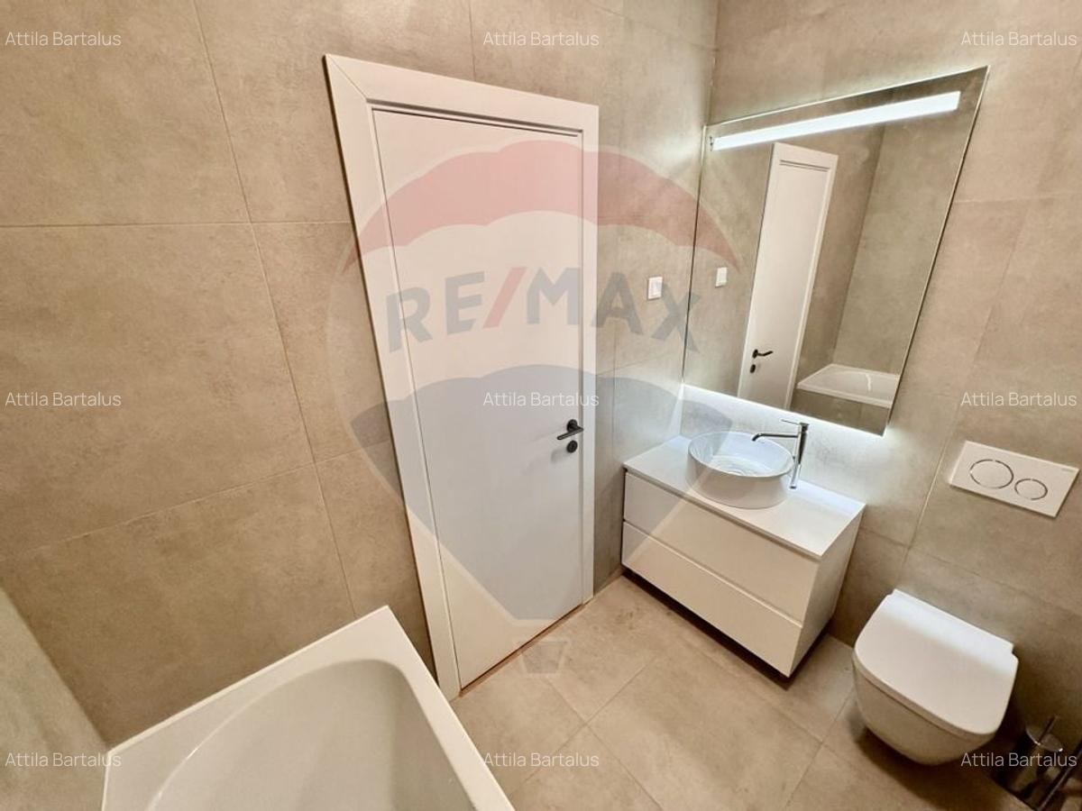 Apartament cu 3 camere de inchiriat CLINICILOR 31 - 12