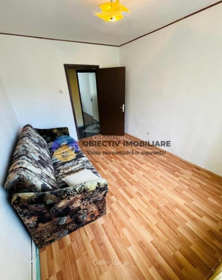Apartament 3 camere de vanzare Str. Constantin Matase, - 2